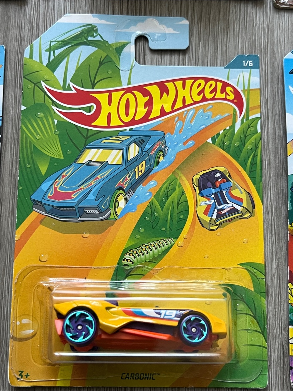 Assorted Hot Wheels - Picture 6 of 10